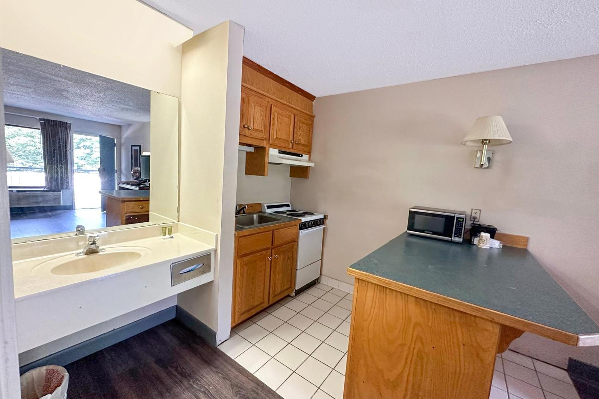 Executive Inn Ridgeway I-77 Экстерьер фото